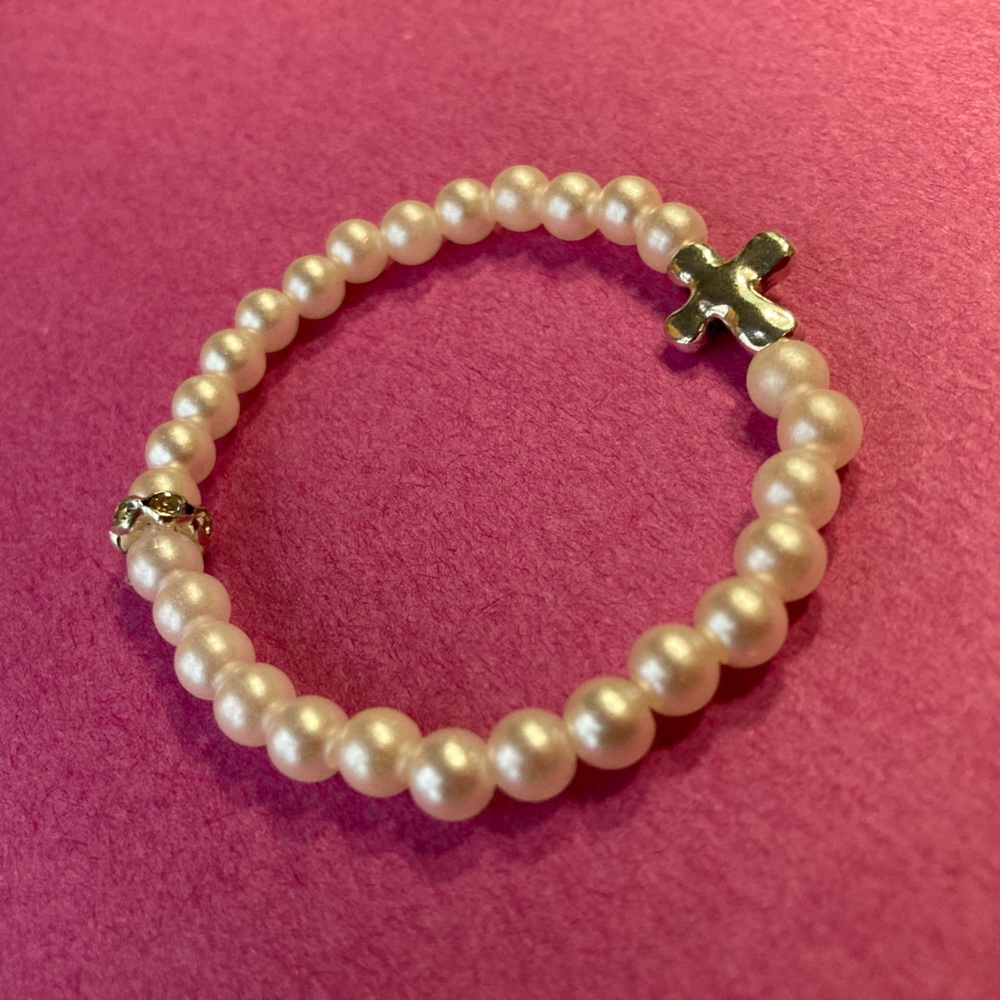 Women’s cross beaded bracelet